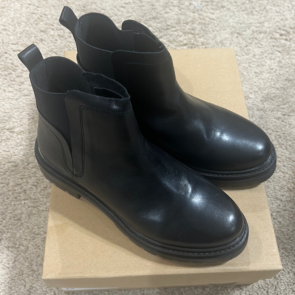 Steve Madden Chelsea boots